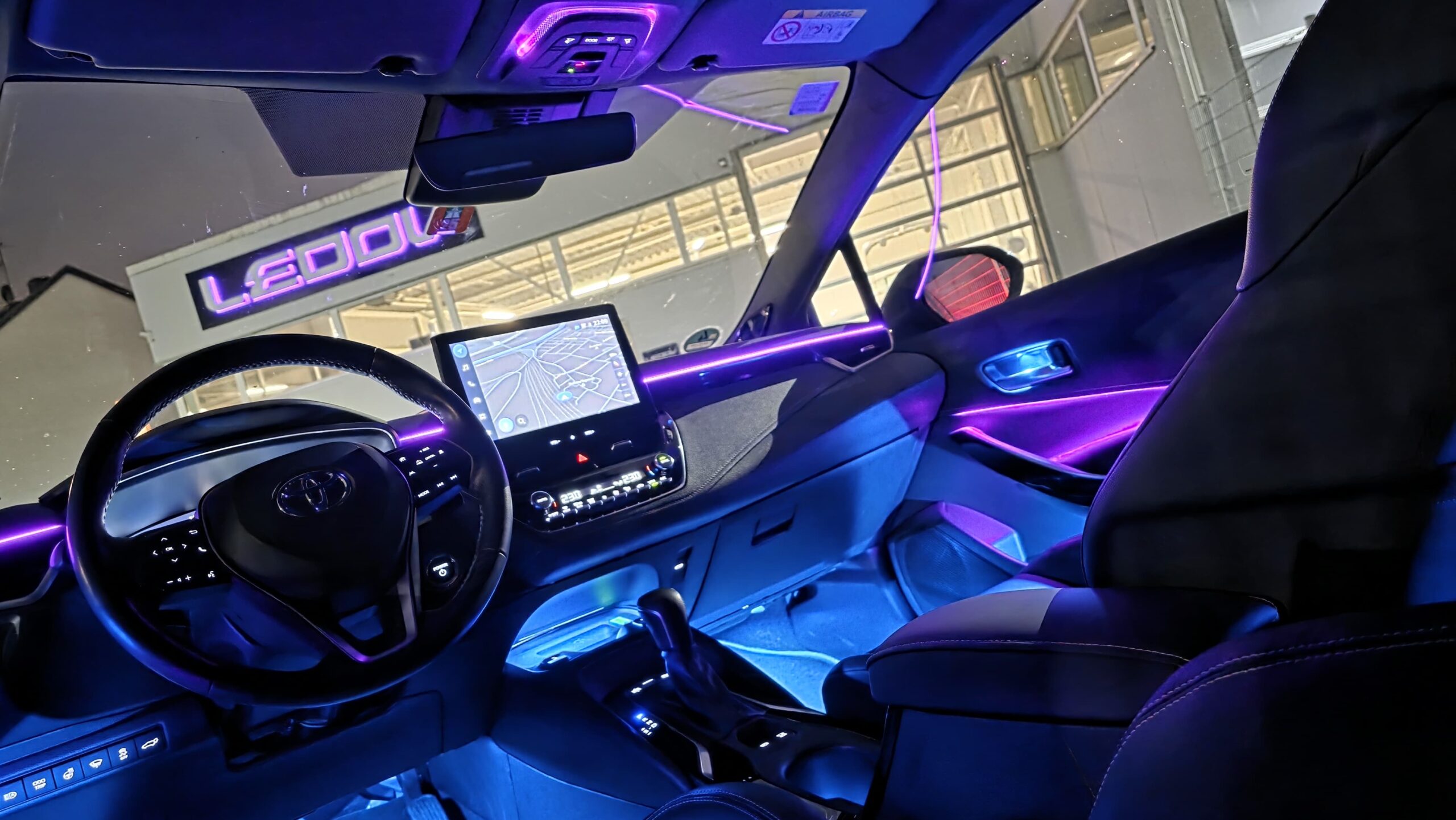 Toyota Corolla LED Ambientebeleuchtung Innenraum mit Türleisten und Dachbedieneinheit